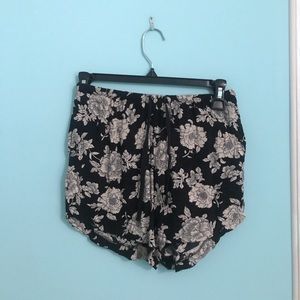 BRANDY MELVILLE FLOWY TIE SHORTS